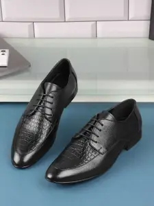 Metro Men Textured Leather Formal Derbys Shoes