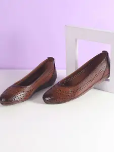 Mochi Women Textured Ballerinas with Laser Cuts Flats