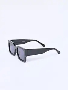 Snitch Men Fashion-Forward Rectangular Black Sunglasses SN0062