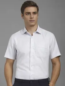 Louis Philippe Men Classic Fit  Spread Collar Vertical Striped Cotton Formal Shirt