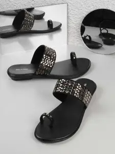 WALKWAY by Metro Wedge Pumps