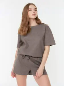 Trendyol Koyu Bej Round Neck T-Shirt With Shorts