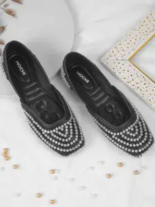 Mochi Women Ballerinas with Laser Cuts Flats