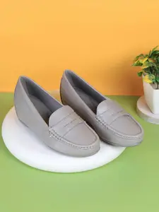 Mochi Women Comfort Insole Loafers