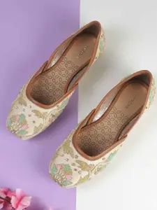 Mochi Women Ballerinas with Laser Cuts Flats