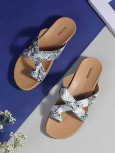 WALKWAY by Metro Printed Block Pumps