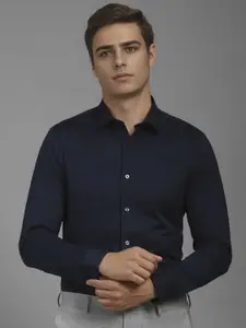 Louis Philippe Men Slim Fit Spread Collar Solid Cotton Formal Shirt