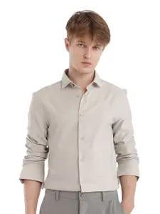 RARE RABBIT Men Comfort Fit  Spread Collar Solid Formal Shirt