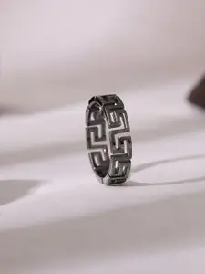 GIVA Men 925 Sterling Silver Black Rhodium-Plated Conqueror Finger Ring