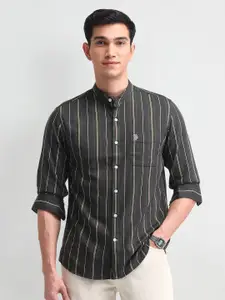 U.S. Polo Assn. Denim Co. Men Manhattan Fit  Vertical Striped Cotton Casual Shirt