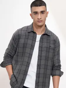HIGHLANDER Men Grindle Yarn Textured Checked Casual Shirt