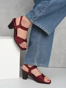 XE Looks Block Sandals