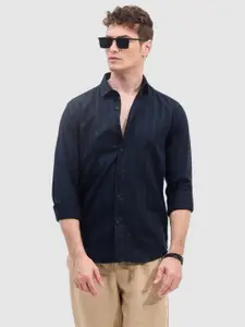 Snitch Men Smart Fit  Spread Collar Vertical Striped Cotton Casual Shirt