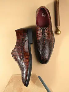 House of Pataudi Men Textured Derby