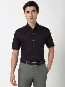 Peter England Men Spread Collar Abstract Printed Cotton Formal Shirt