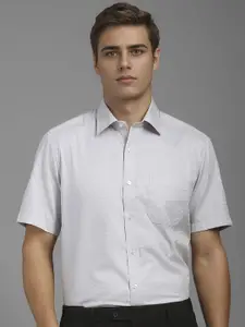 Louis Philippe Men Classic Fit Spread Collar Solid Cotton Formal Shirt