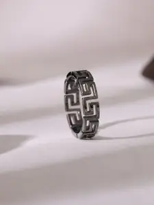 GIVA Men 925 Sterling Silver Rhodium-Plated Conqueror Ring Fixed Size Indian - 17