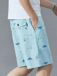 StyleCast x Revolte Men Conversational Printed Mid-Rise Shorts