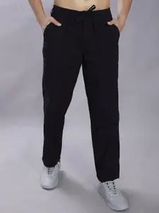 DIVISIVE Men Relaxed Easy Wash Relaxed Fit Pleated Trousers