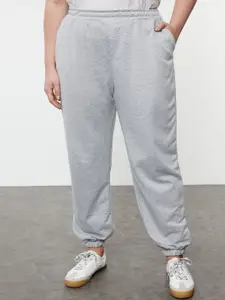 Trendyol Women Plus Size Mid Rise Joggers