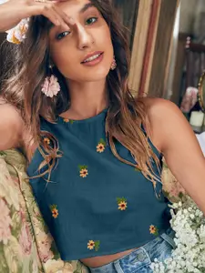 AAHWAN Women Floral Embroidered Cotton Crop Top