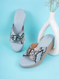 DressBerry Women Printed Open Toe Flats