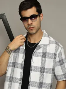 The Roadster Lifestyle Co. Men Premium Relaxed Fit Checked Cotton Casual Shirt