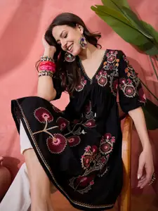 Sangria Black & Red Floral Embroidered V-Neck Empire Cotton A-Line Short Kurti