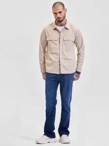 Snitch Men Relaxed Fit Solid Spread Collar Casual Shirt