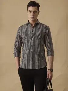 Snitch Men Classic Slim Fit Opaque Checked Casual Shirt