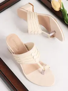 DressBerry Women Block Sandals