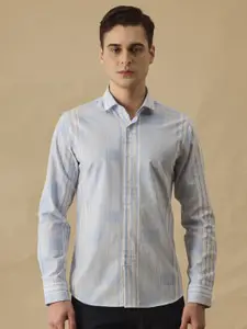 Snitch Men Classic Slim Fit Opaque Checked Casual Shirt