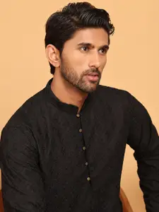 Jompers Men Floral Embroidered Regular Chikankari Pure Cotton Kurta with Pyjamas