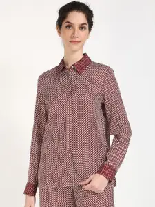 Tommy Hilfiger Women Relaxed Fit Spread Collar Geometric Printed Casual Shirt