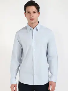 Calvin Klein Jeans Men Spread Collar Solid Cotton Casual Shirt