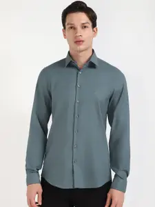 Calvin Klein Jeans Men Slim Fit Spread Collar Textured Cotton Casual Shirt