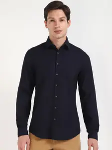 Calvin Klein Jeans Men Slim Fit Spread Collar Solid Cotton Casual Shirt