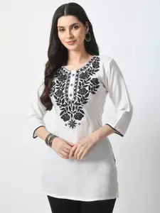 LIBOZA Women Floral Embroidered Chikankari Straight Kurti