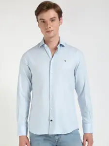 Tommy Hilfiger Men Slim Fit Spread Collar Solid Cotton Casual Shirt