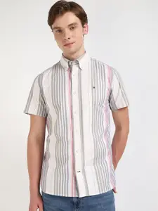 Tommy Hilfiger Men Button-Down Collar Vertical Striped Cotton Casual Shirt