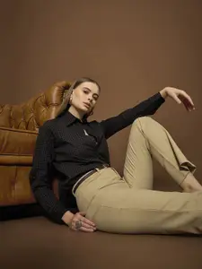 The Roadster Lifestyle Co. Women Slim Fit Gingham Checked Cotton Casual Shirt