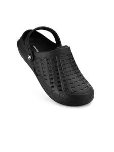 Hoppa Men Self Design DISCOVERY Clogs