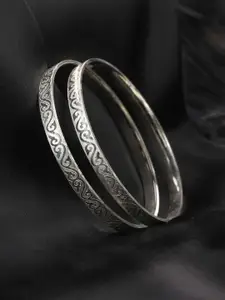 Priyaasi Set Of 2 Silver-Plated Textured Bangles