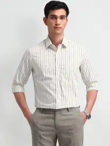 Arrow Men Classic Slim Fit Spread Collar Vertical Striped Cotton Casual Shirt