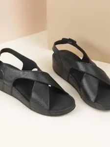 Mochi Women Open Toe Flats with Buckles