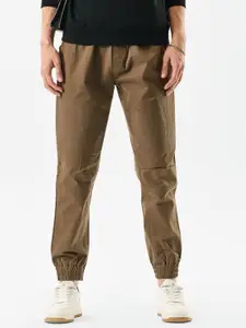Snitch Men Textured Slim Fit Mid-Rise Cargos