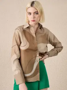 The Roadster Lifestyle Co. Women Abstract Printed Spread Collar Silk Casual Shirt