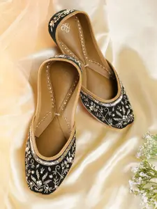 House of Pataudi Women Ethnic Embellished Mojaris