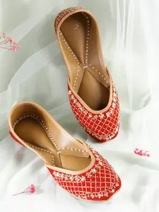 House of Pataudi Women Ethnic Embellished Mojaris