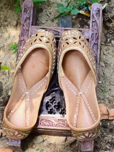 JUTTIESMAKER Women Leather Mojaris Flats With Western - Embellished